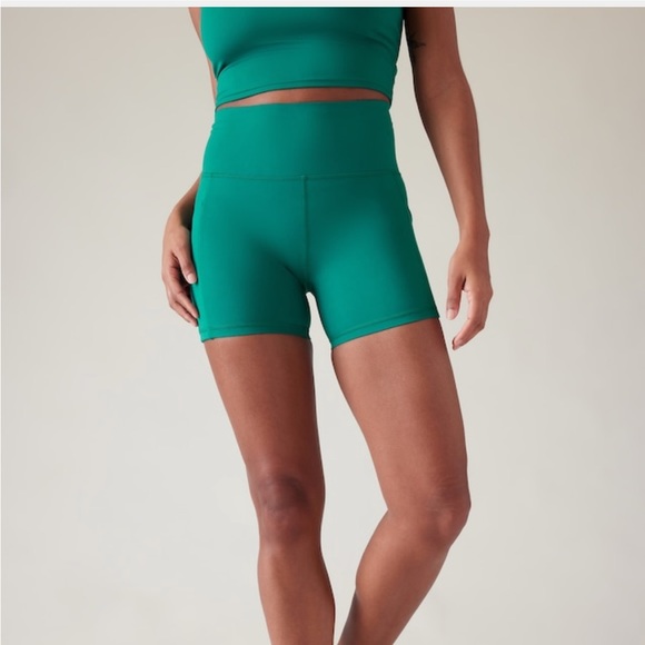 Athleta Salutation Stash Pocket II 5” Short Size Large Floral Print - Picture 2 of 8